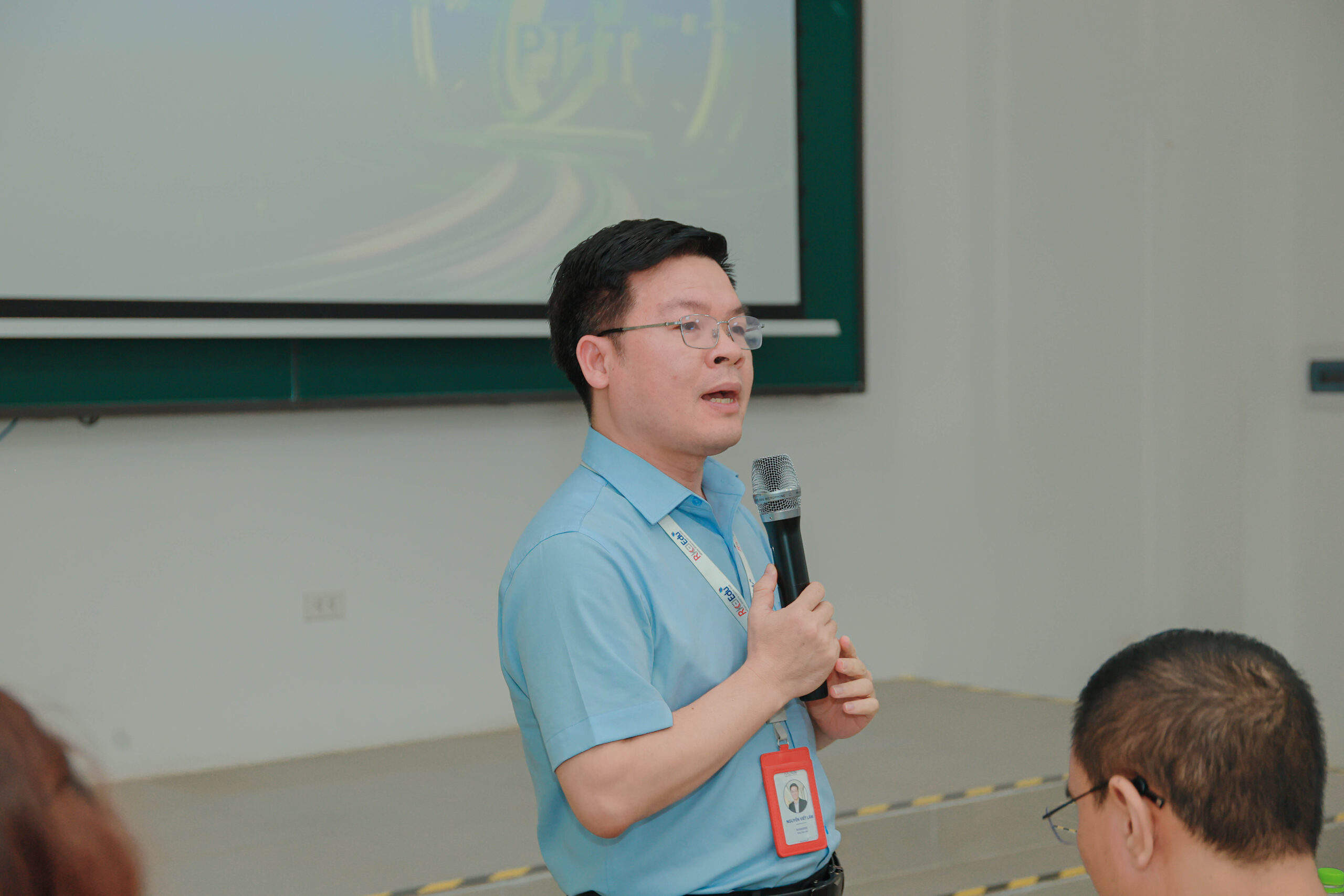 Đại diện Rikkeisoft phát biểu tại sự kiện Open Day 2026 PTIT Rikkeisoft