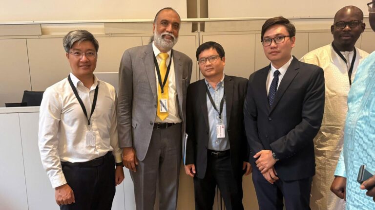 Giám đốc Học viện PTIT gặp gỡ Phó Tổng Thư ký Liên Hợp Quốc khẳng định định hướng phát triển năng lực AI dẫn đầu, nâng cao giá trị bằng cấp Đại học từ xa PTIT.